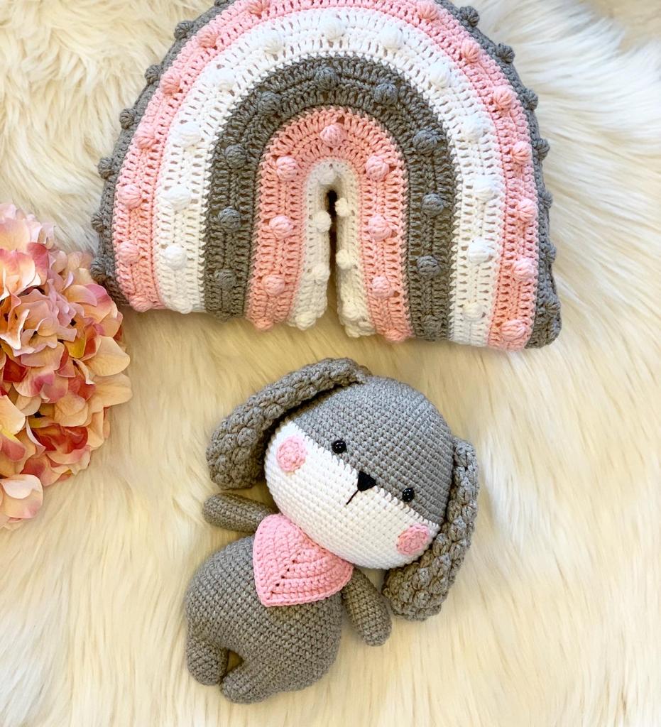 Dekoratif Gökkuşağı Yastık & Amigurumi Köpek Oyuncak